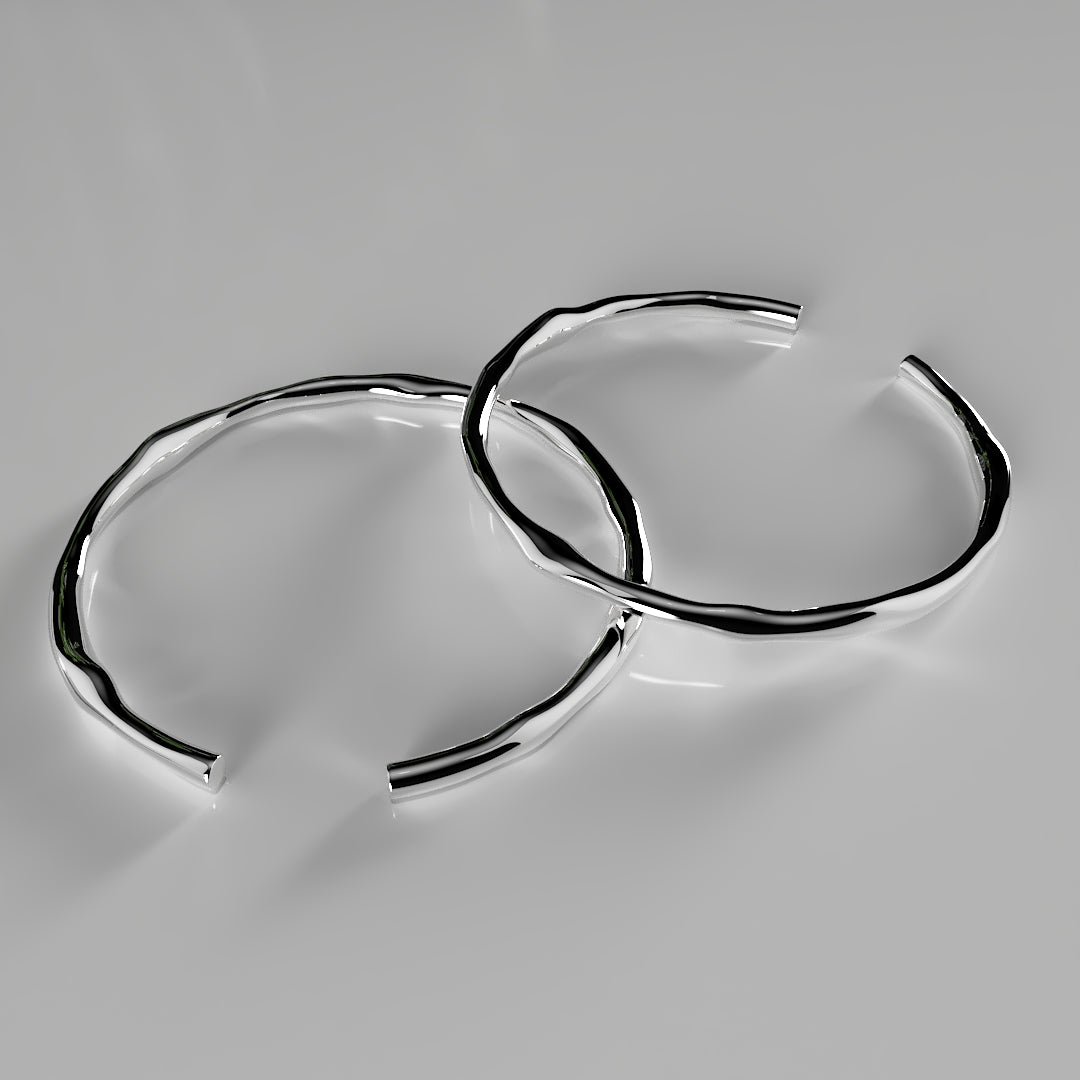 Dicke verstellbare Armspange aus 925er Silber mit unregelmäßiger Form